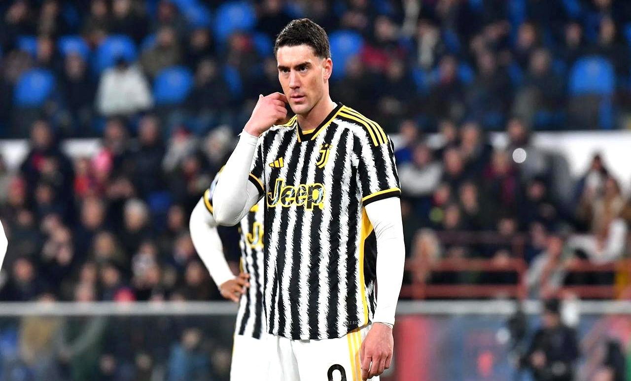 爱游戏2025必玩尤文门将多次救险，当选全场最佳球员，选择全国.