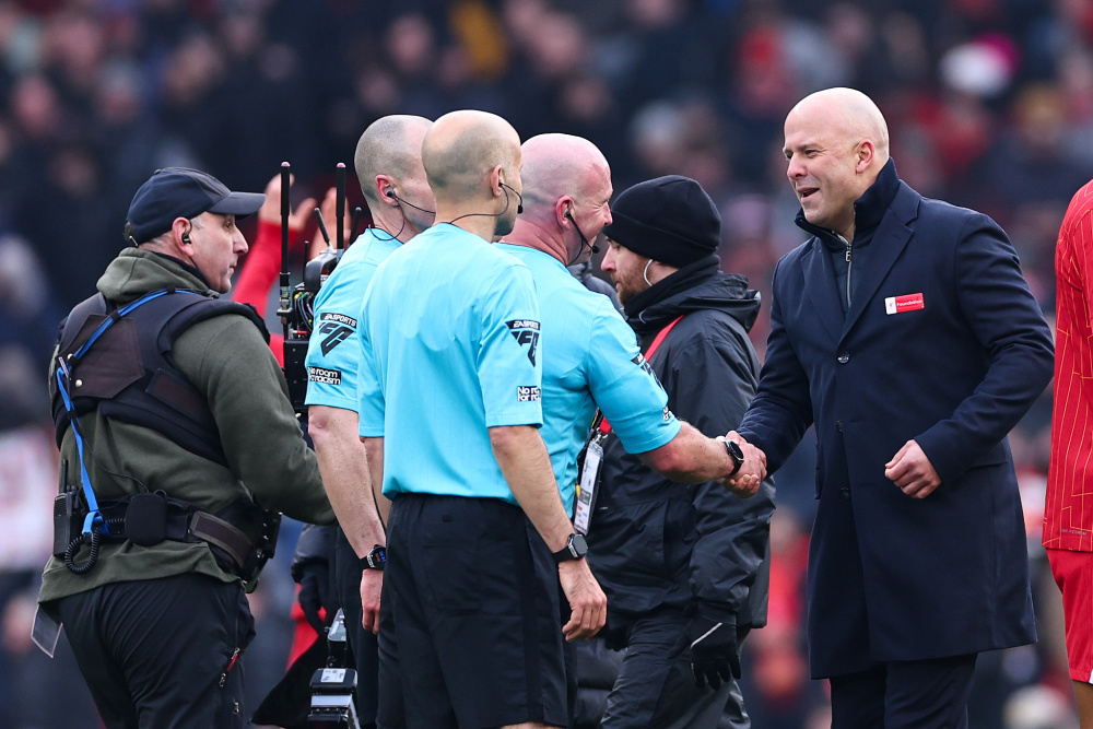 爱游戏APP推荐利物浦后卫神勇救险，助球队成功保级，目前一定网络组织.