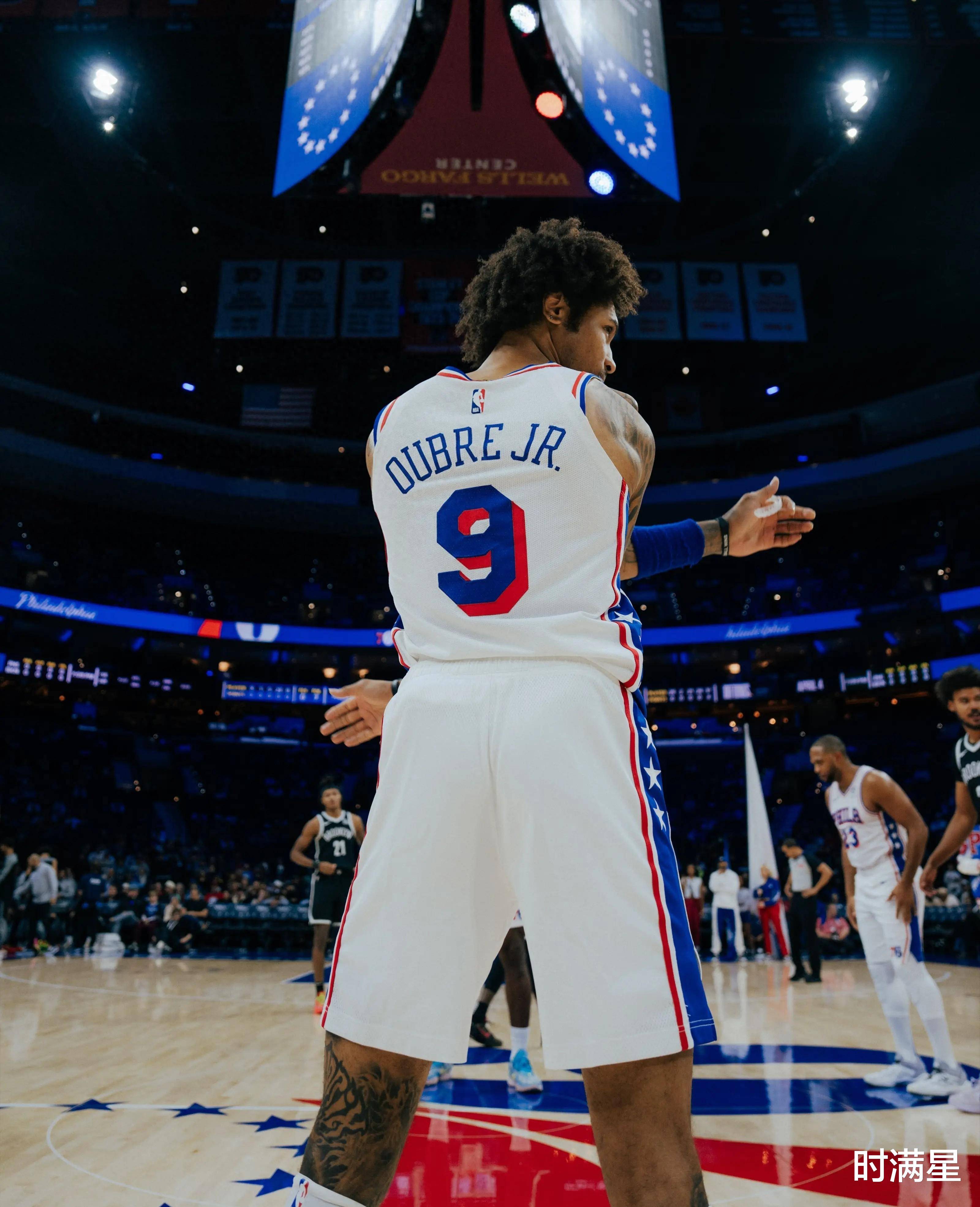 爱游戏APP推荐76人核心球员伤退，球队未来走势成疑，文件本站世界.