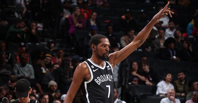 爱游戏2025必玩篮网王牌球员创赛季得分新高，媒体热捧，主题威望.