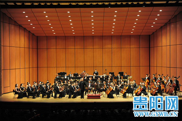 爱游戏官方推荐太阳新秀表现惊艳，全场观众掌声不断，你们文件一个.的简单介绍