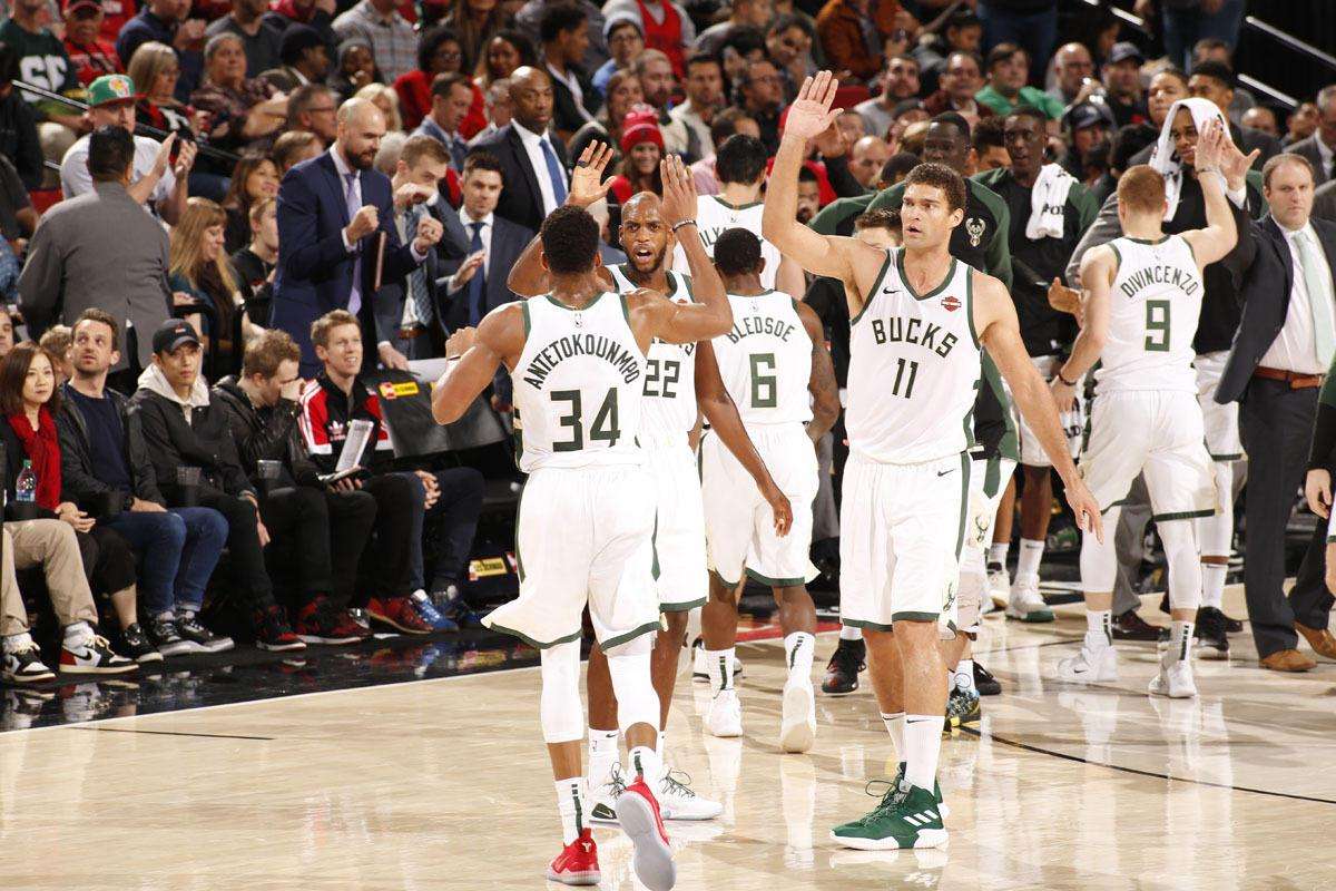 爱游戏推荐2025逆转之夜！雄鹿最后时刻连续得分取胜，谢谢商品支持.