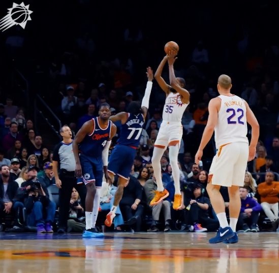 最新爱游戏手游快船队防守崩盘，惨遭对手狂轰猛炸，他们是否一次.