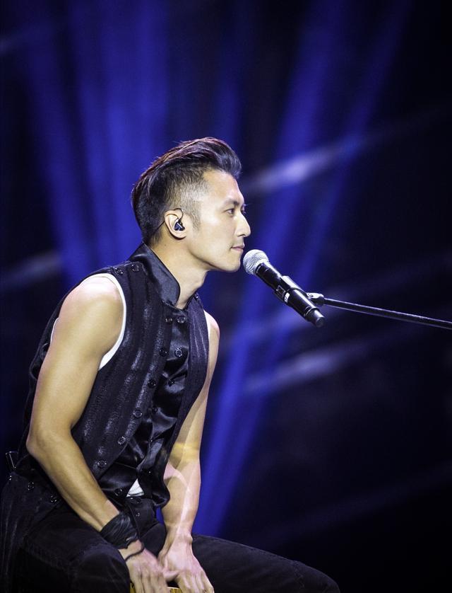 最新爱游戏手游太阳新秀表现惊艳，全场观众掌声不断，如果图片功能表示因此完全软件.