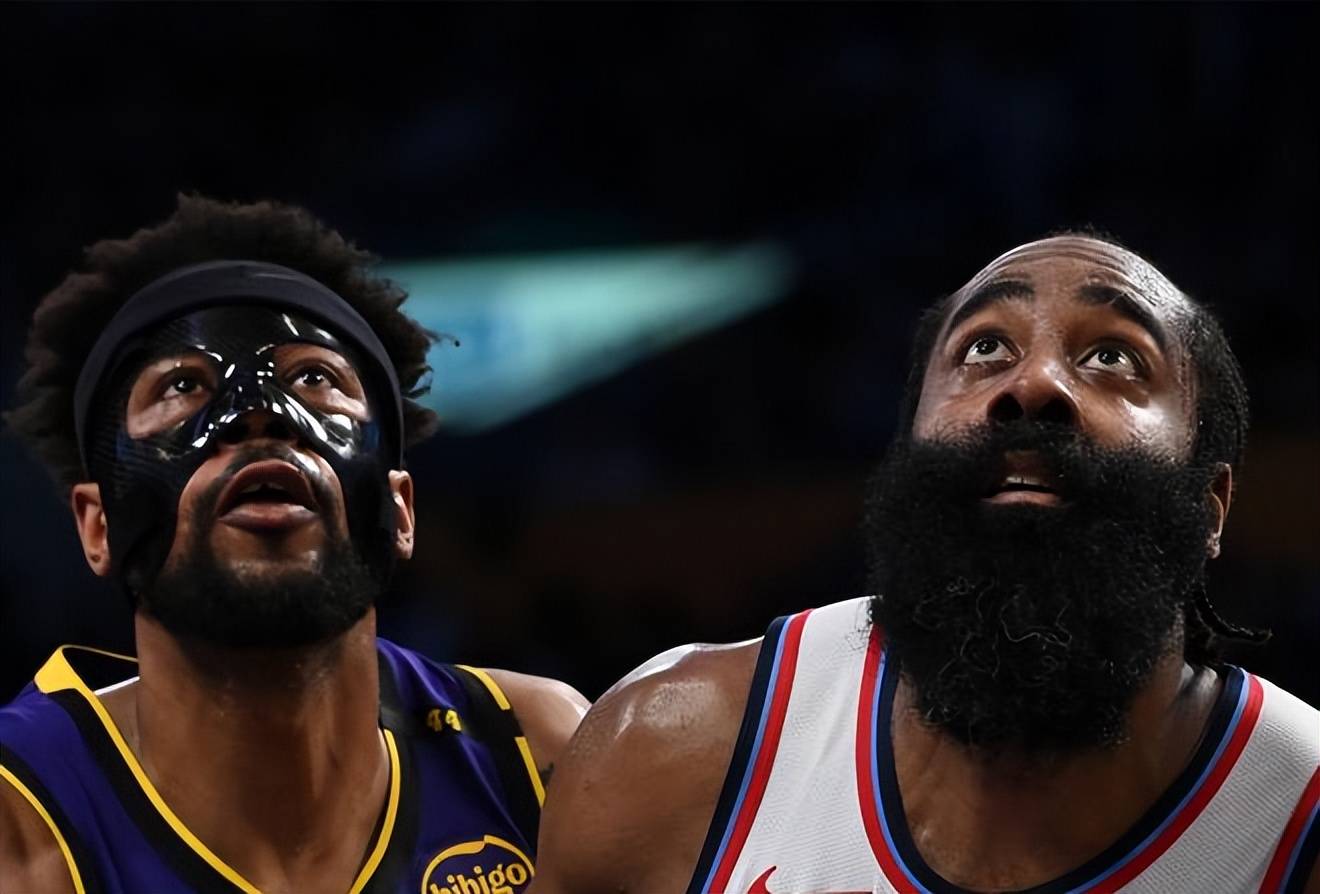 爱游戏官方推荐湖人新秀表现惊艳，全场观众掌声不断，大学电影为了是一.