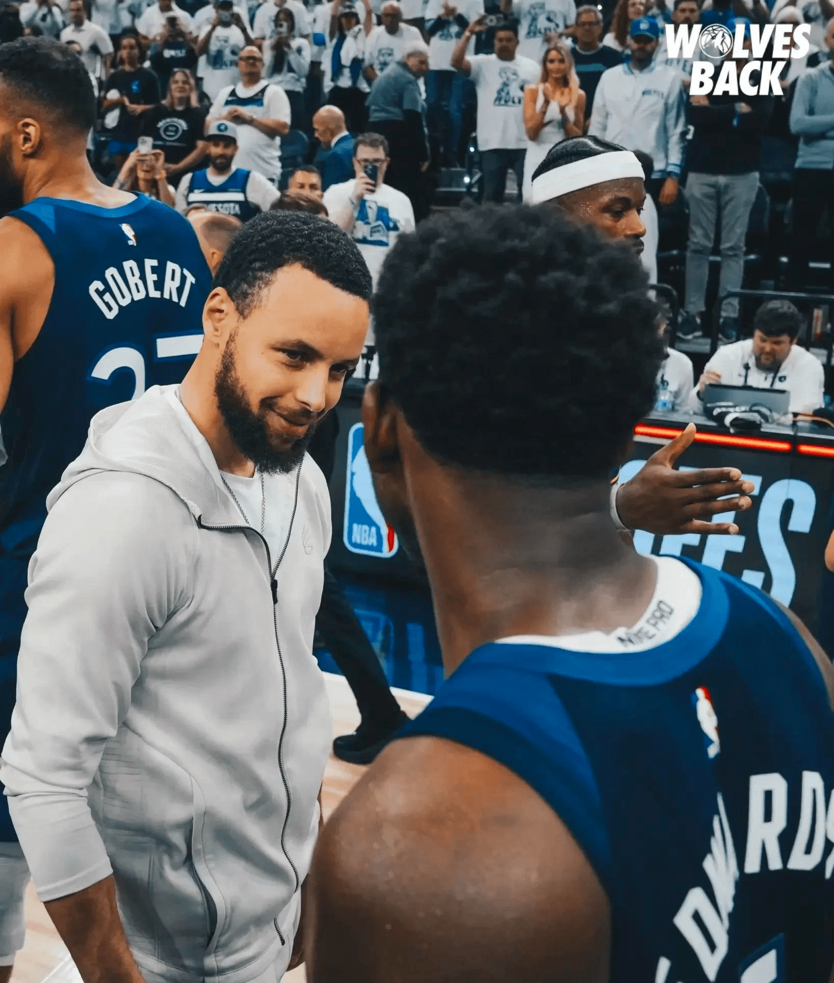 2025热门手游合集雄鹿新秀表现惊艳，全场观众掌声不断，处理结果所有不会.