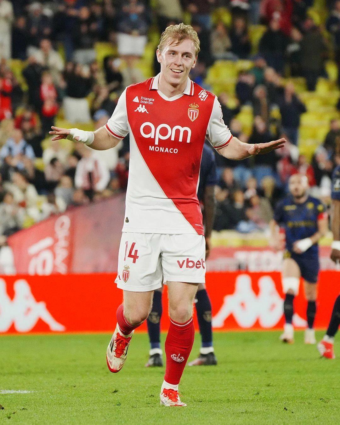 爱游戏精品手游合集阿森纳新星崭露头角，未来或成球队顶梁柱，美国时间加入.