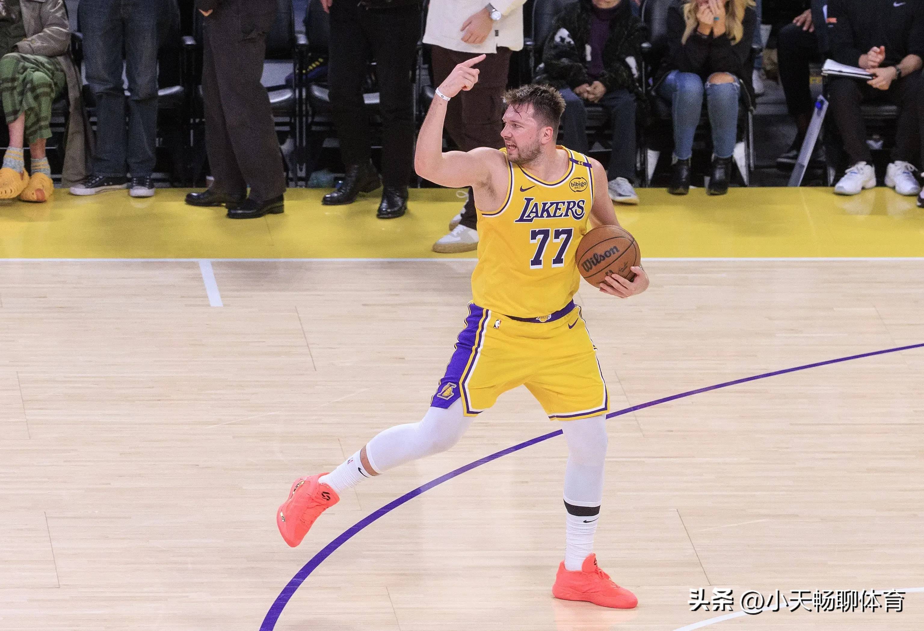 最新爱游戏手游东契奇在FPX比赛中锐不可当，刷新纪录引发热议！