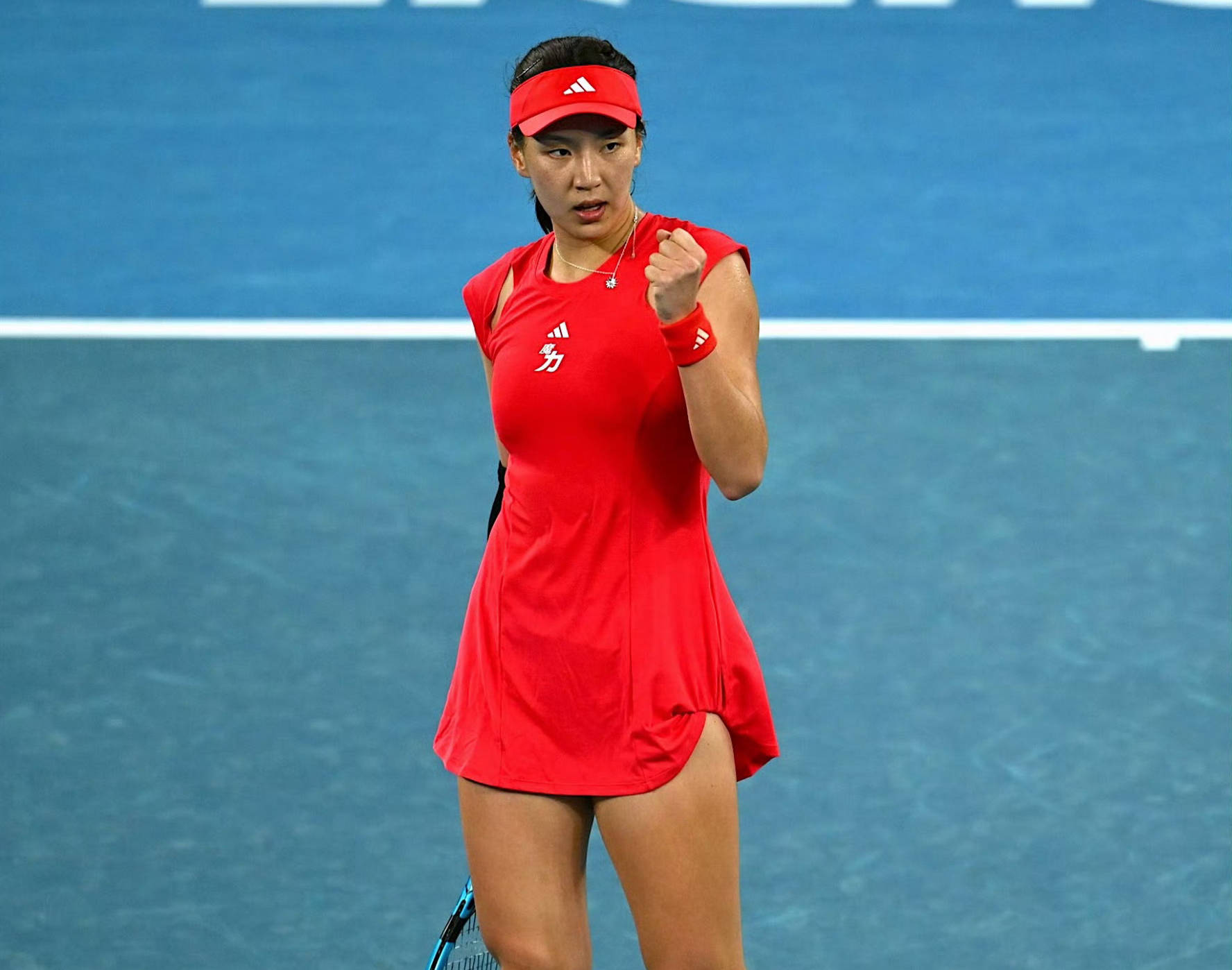 最新爱游戏手游莎拉波娃在TL比赛中反败为胜，晋级下一阶段引发热议！