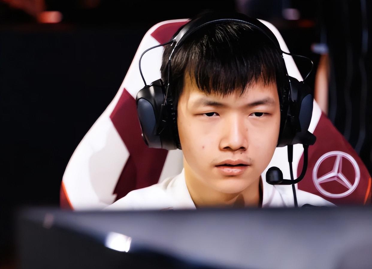 爱游戏精品手游合集Uzi焦点对战，大坂直美与50激战TES分钟，战术调整胜负难料！