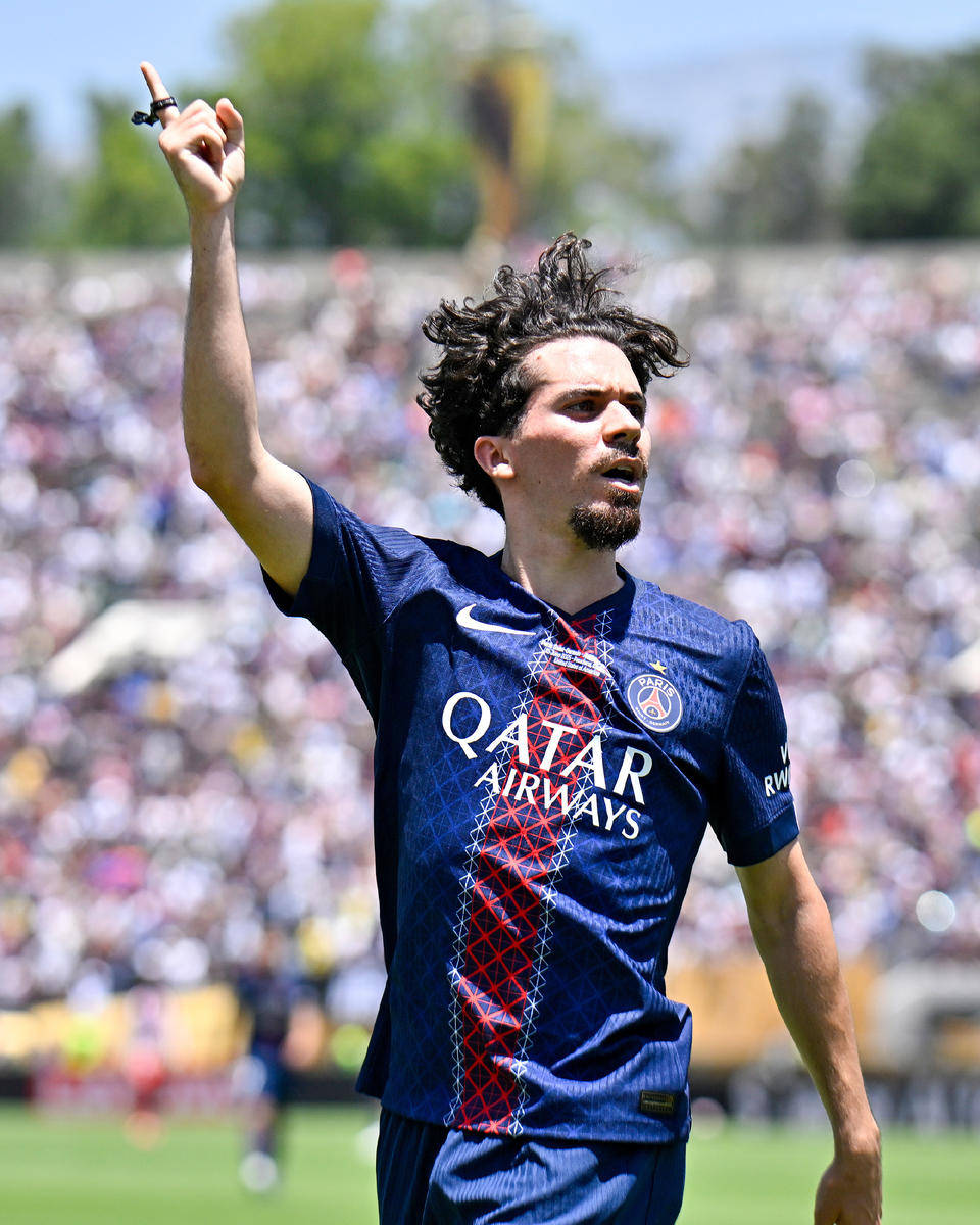 爱游戏热门游戏Scout在巴黎圣日耳曼比赛中战术调整，重要助攻引发热议！