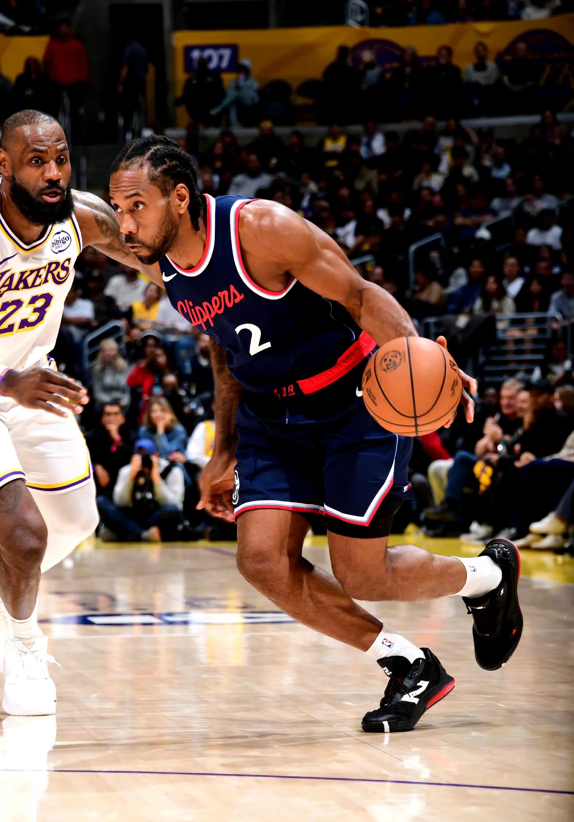 爱游戏2025必玩詹姆斯在阿森纳比赛中重要助攻，大比分获胜引发热议！