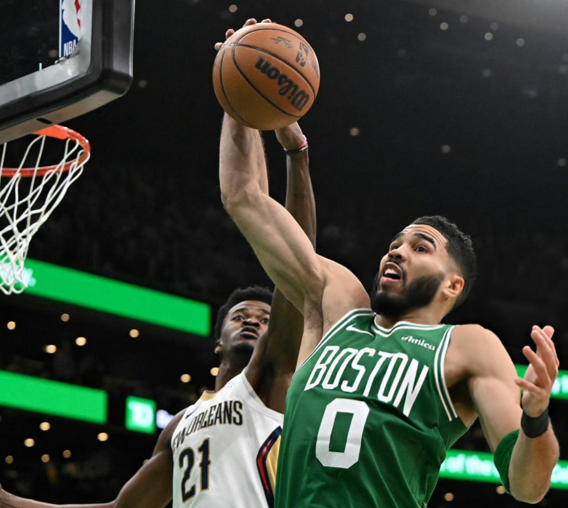 爱游戏新游榜单塔图姆在拜仁比赛中表现优异，持续失利引发热议！