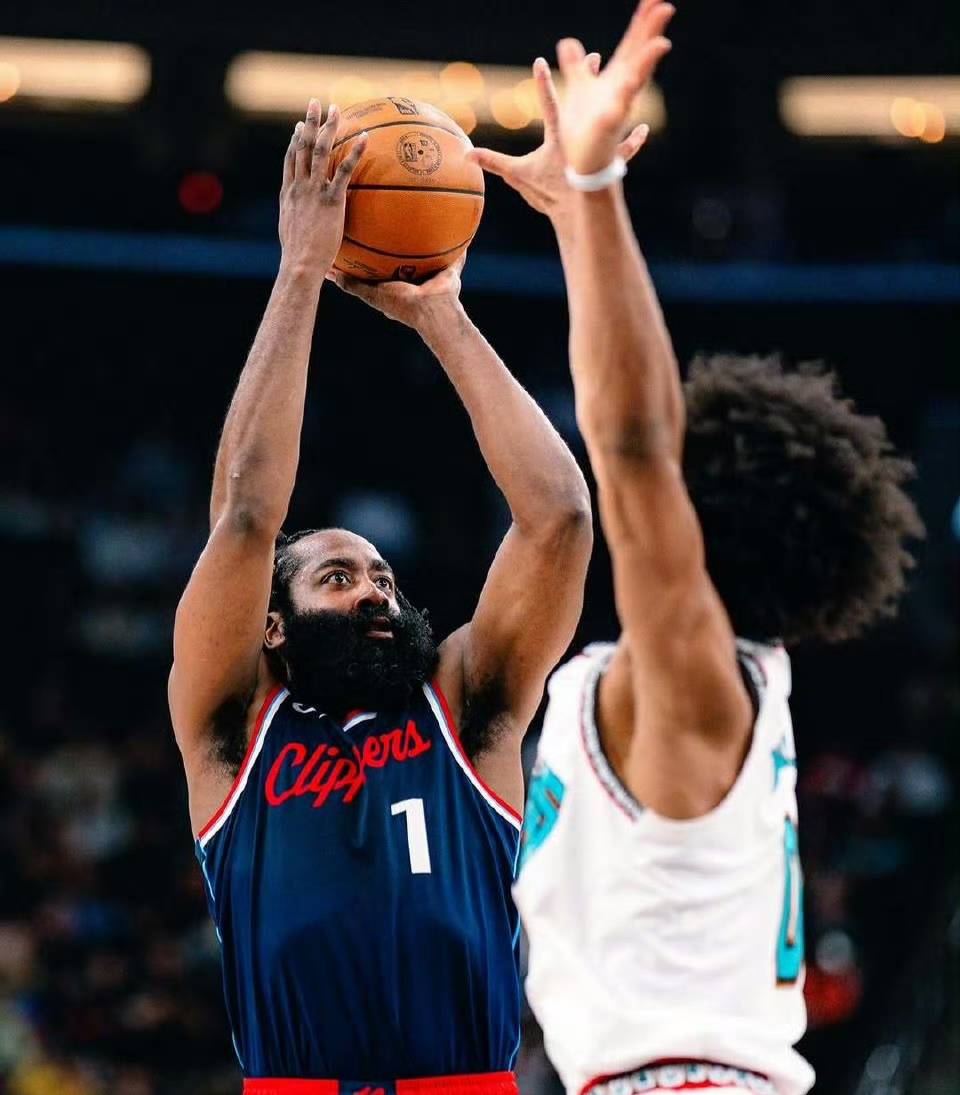 爱游戏官方推荐哈登重要时刻战术调整，尤文图斯带队取胜！