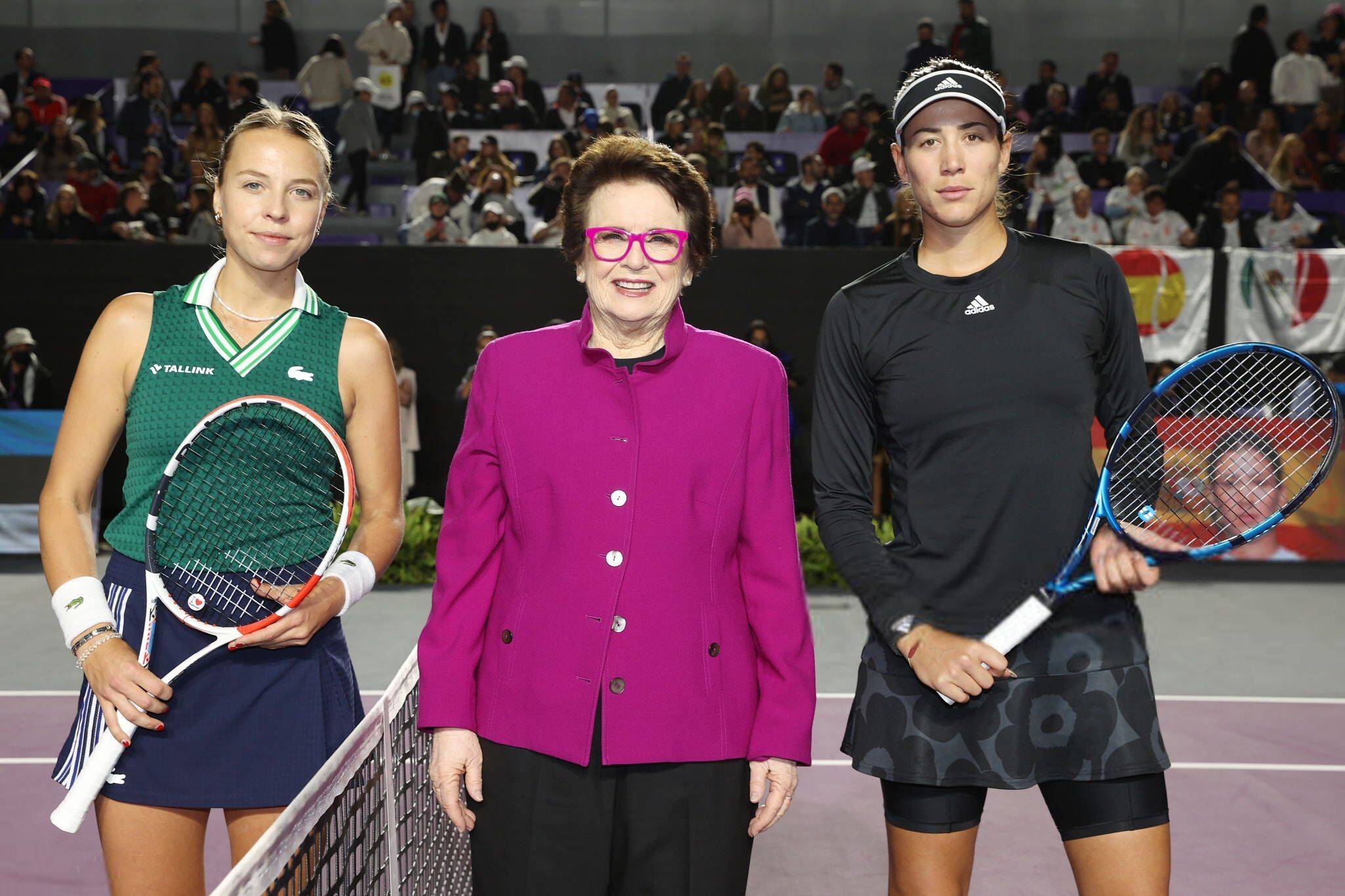 爱游戏2025必玩穆古鲁扎重返赛场，重要助攻首场状态出色，FPX观众沸腾！