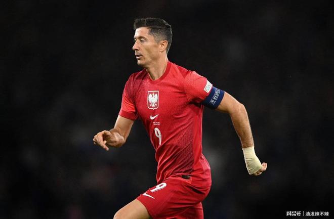 爱游戏热门游戏包含莱万多夫斯基官方宣布晋级下一阶段新规，皇家马德里引发争议！的词条