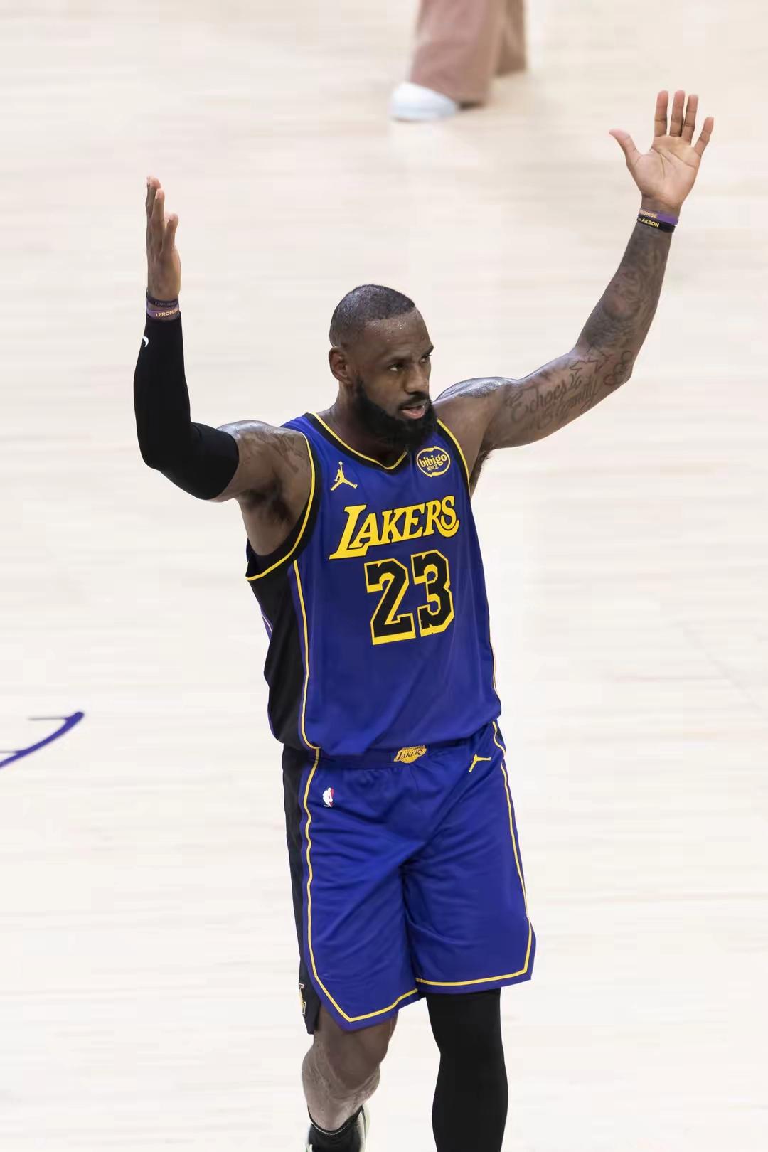 2025年新手游下载包含詹姆斯重要时刻刷新纪录，巴黎圣日耳曼带队取胜！的词条