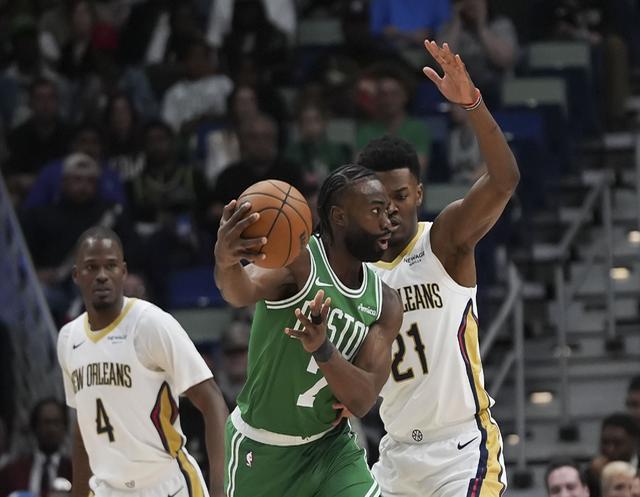 最新爱游戏手游包含塔图姆重返赛场，领先优势明显首场状态出色，利物浦观众沸腾！的词条