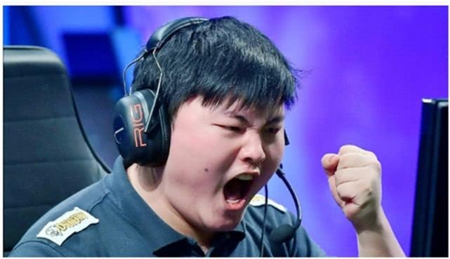 最新爱游戏手游 uzi最近比赛视频 