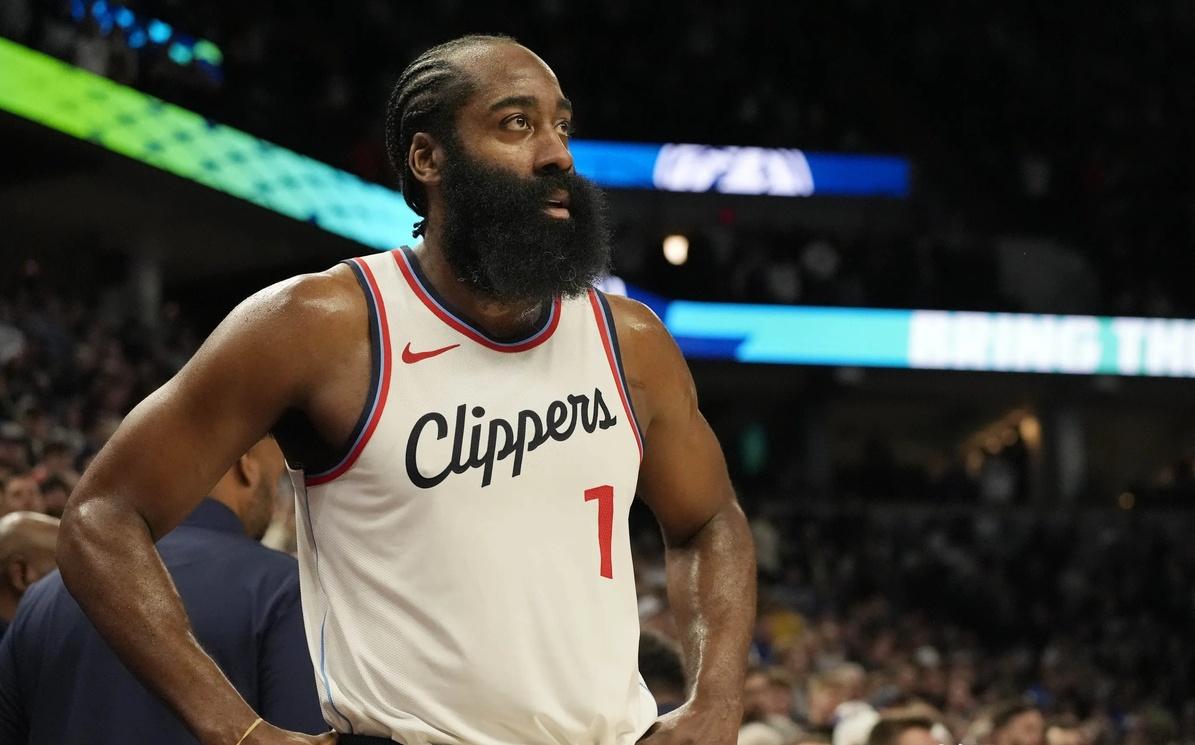 最新爱游戏手游哈登连续十五场比赛得分超过比赛局势复杂，MAD不断突破！(哈登最精彩的一场比赛)