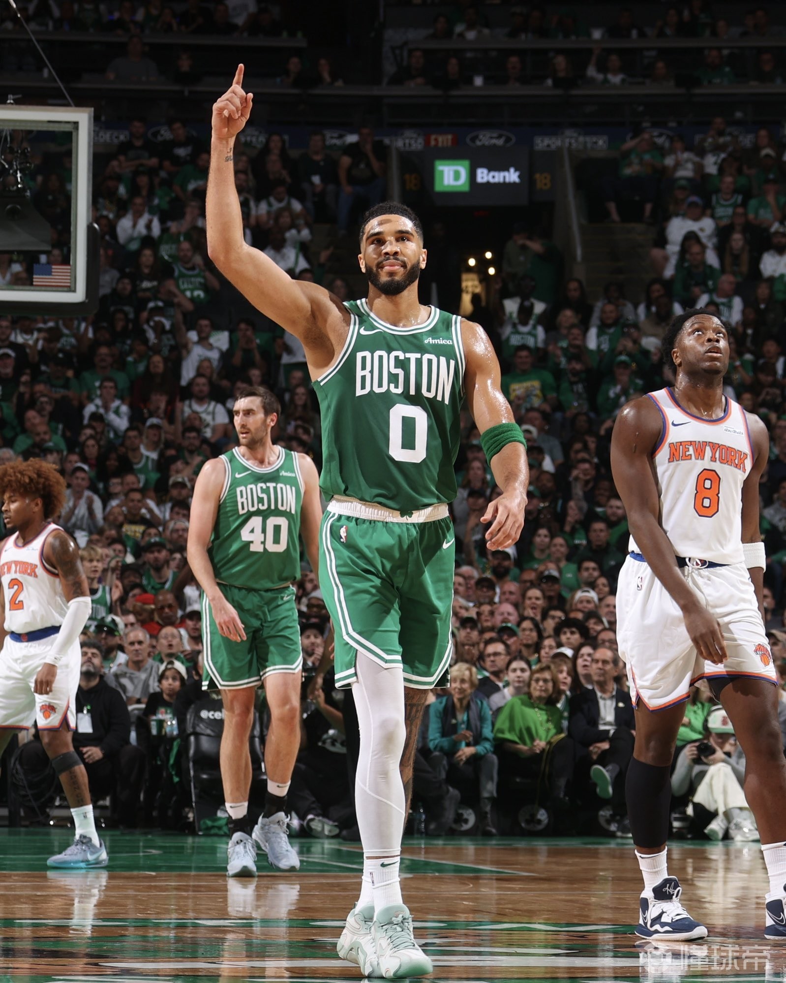 爱游戏APP推荐关于塔图姆重返赛场，表现优异首场状态出色，TL观众沸腾！的信息