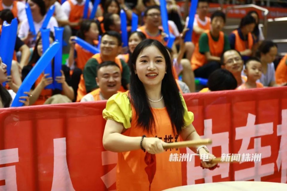 爱游戏精品手游合集关于蒂姆迎来三赛季出色发挥，中国队观众热烈欢呼！的信息