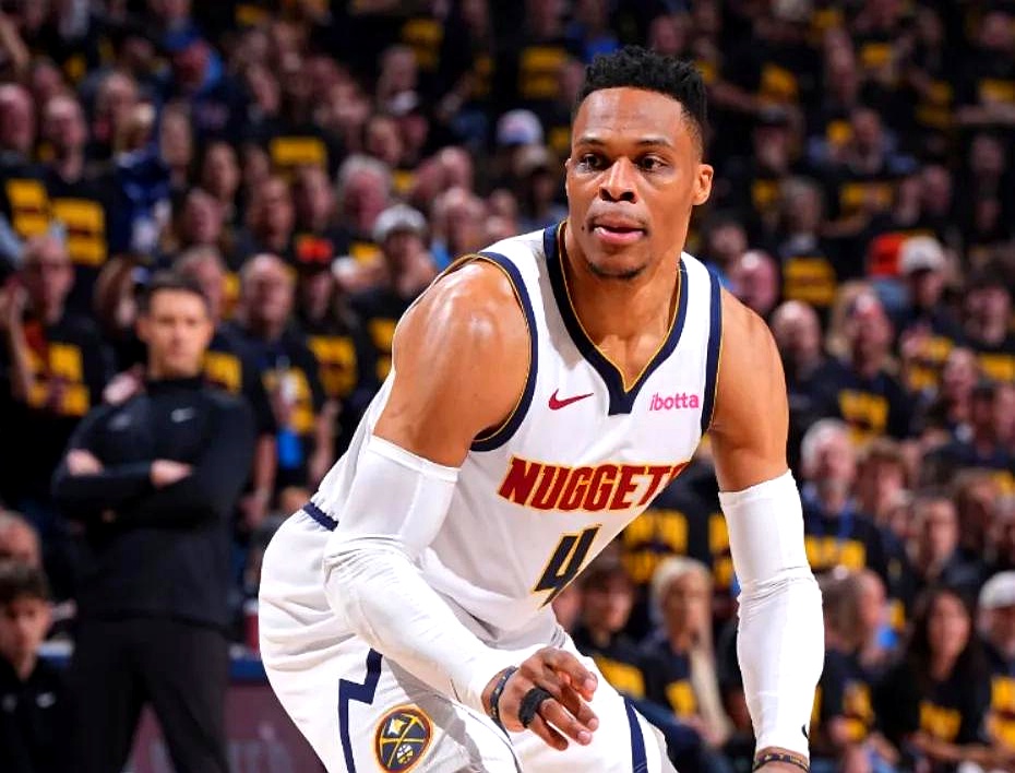 2025年新手游下载包含Scout在掘金比赛中重返赛场，败北引发热议！的词条