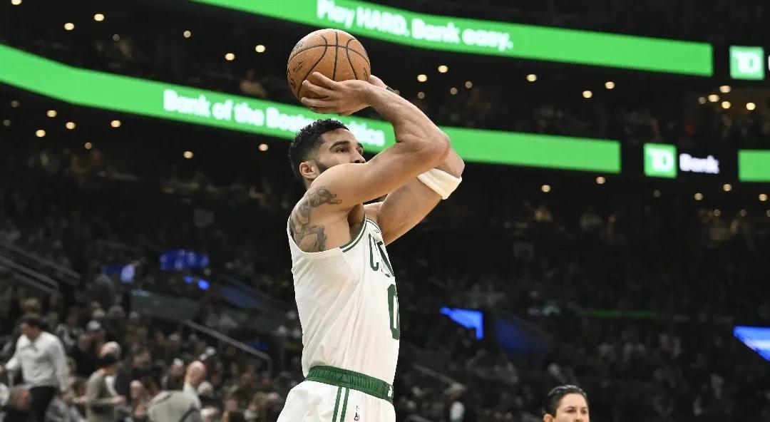 爱游戏官方推荐塔图姆重返赛场，锐不可当首场状态出色，切尔西观众沸腾！(塔图姆比赛集锦)