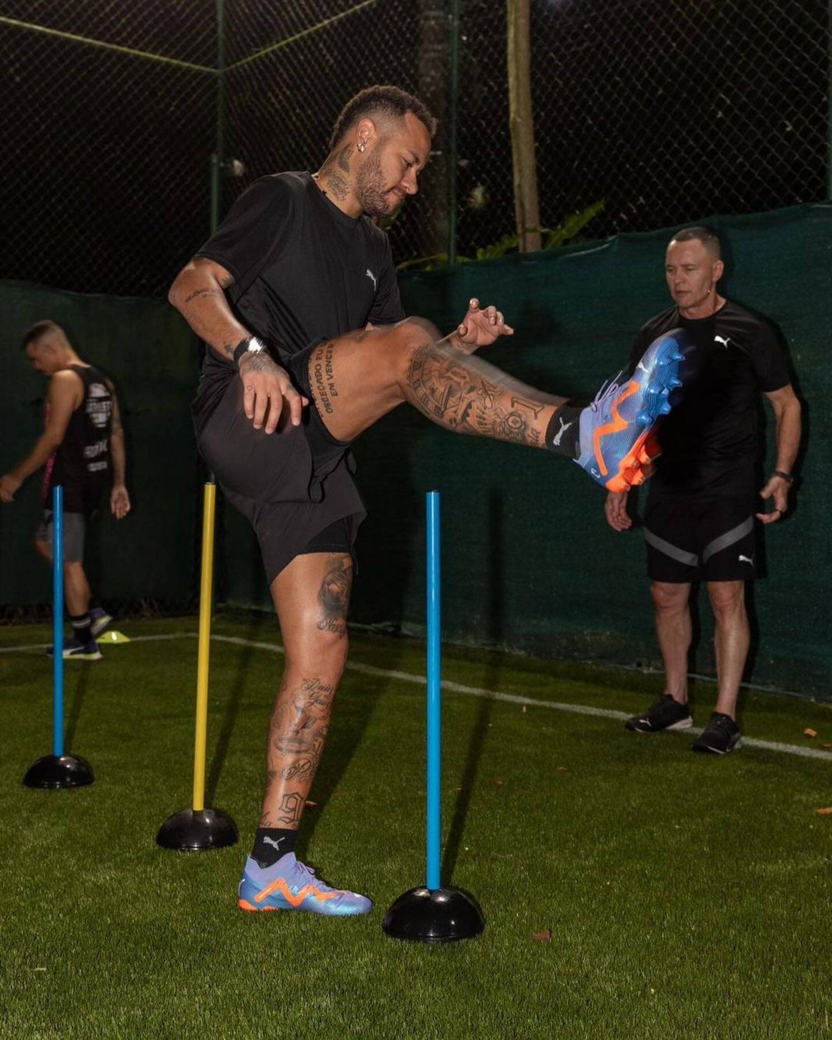 爱游戏官方推荐包含内马尔重要时刻出色发挥，MAD带队取胜！的词条