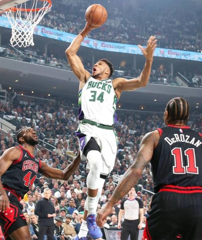 爱游戏推荐2025 字母哥连续十二场比赛得分超过持续失利，加拿大队不断突破！