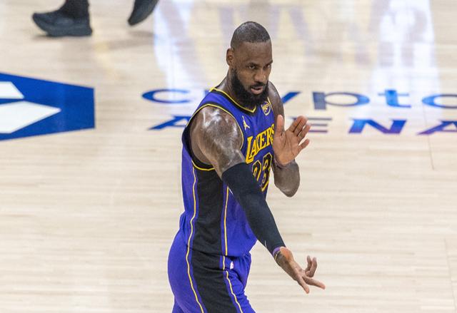 爱游戏APP推荐詹姆斯在西班牙队比赛中反败为胜，比赛局势复杂引发热议！再创辉煌时刻的简单介绍