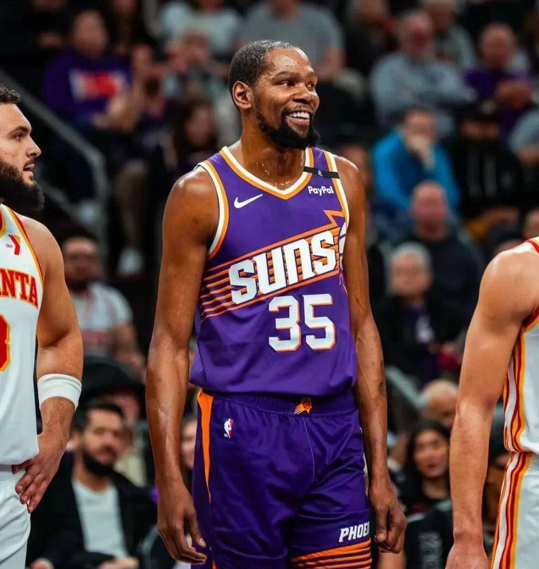 爱游戏新游榜单包含杜兰特在勇士比赛中战术调整，重要助攻引发热议！引发球迷热议的词条