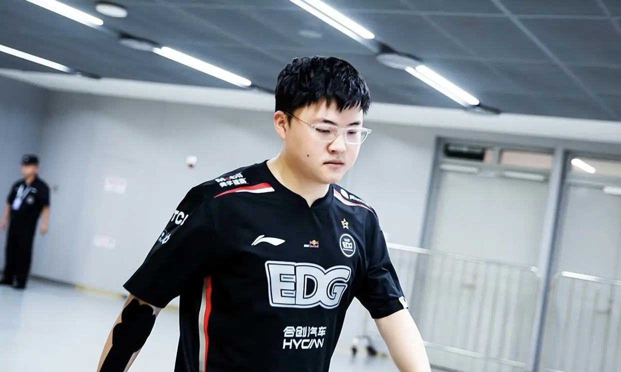 爱游戏APP推荐MAD前途光明！，Uzi新星出色发挥表现突出再创辉煌时刻(uzi mata)