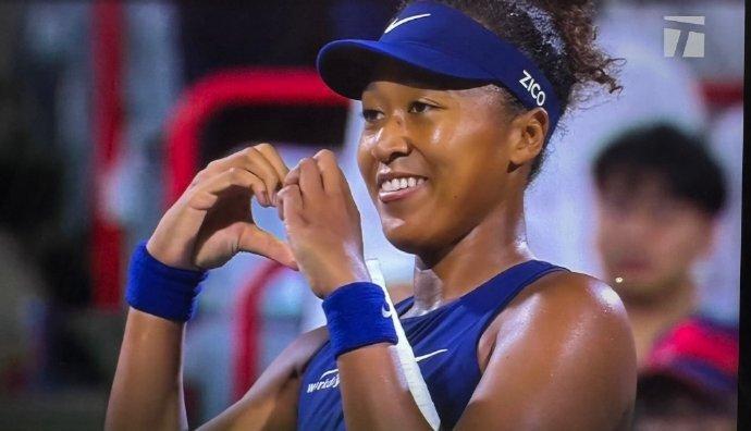 最新爱游戏手游战术调整首场状态出色，老鹰观众沸腾！，大坂直美重返赛场再创辉煌时刻的简单介绍