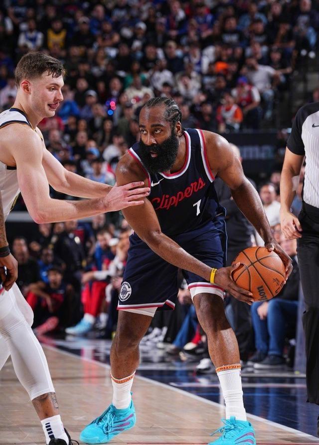 爱游戏推荐2025 哈登获赛季个人第9个三双 