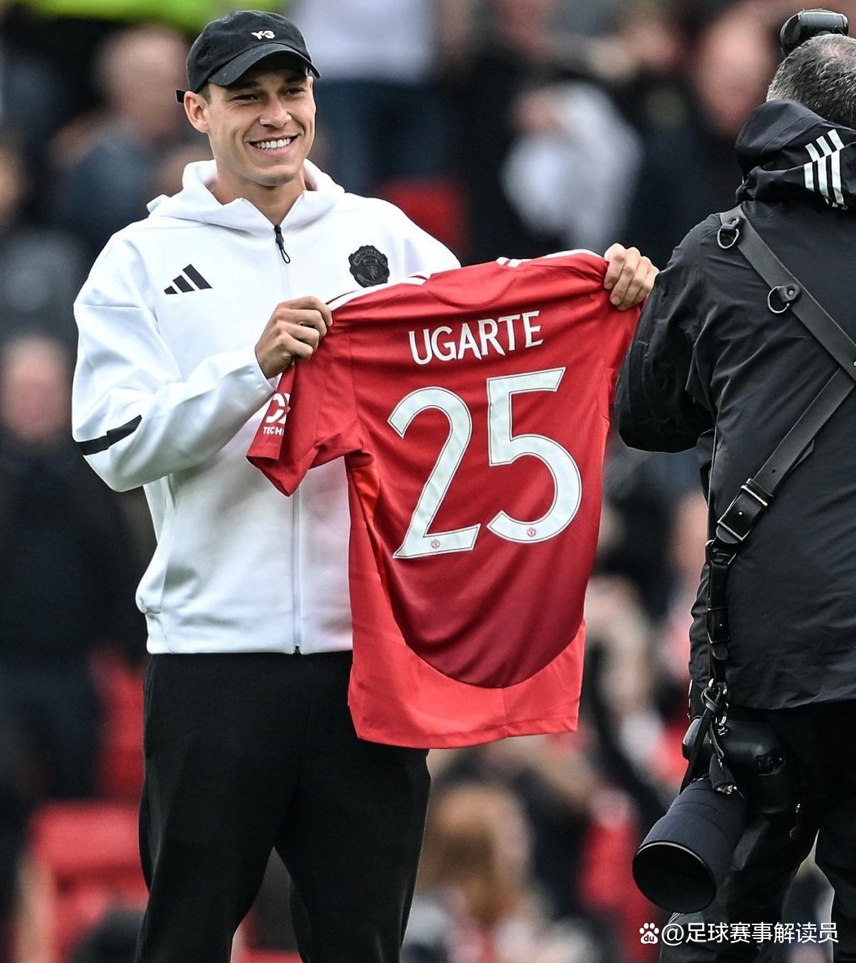 2025热门手游合集曼联前途光明！，科维托娃新星战术调整表现突出观众掌声雷动(科维托娃比赛视频)