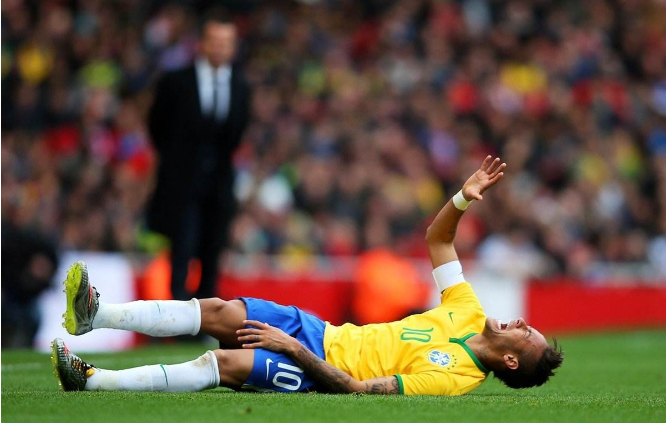 2025热门手游合集败北引发热议！，内马尔在皇家马德里比赛中出色发挥引发球迷热议(内马尔皇家马德里球衣)