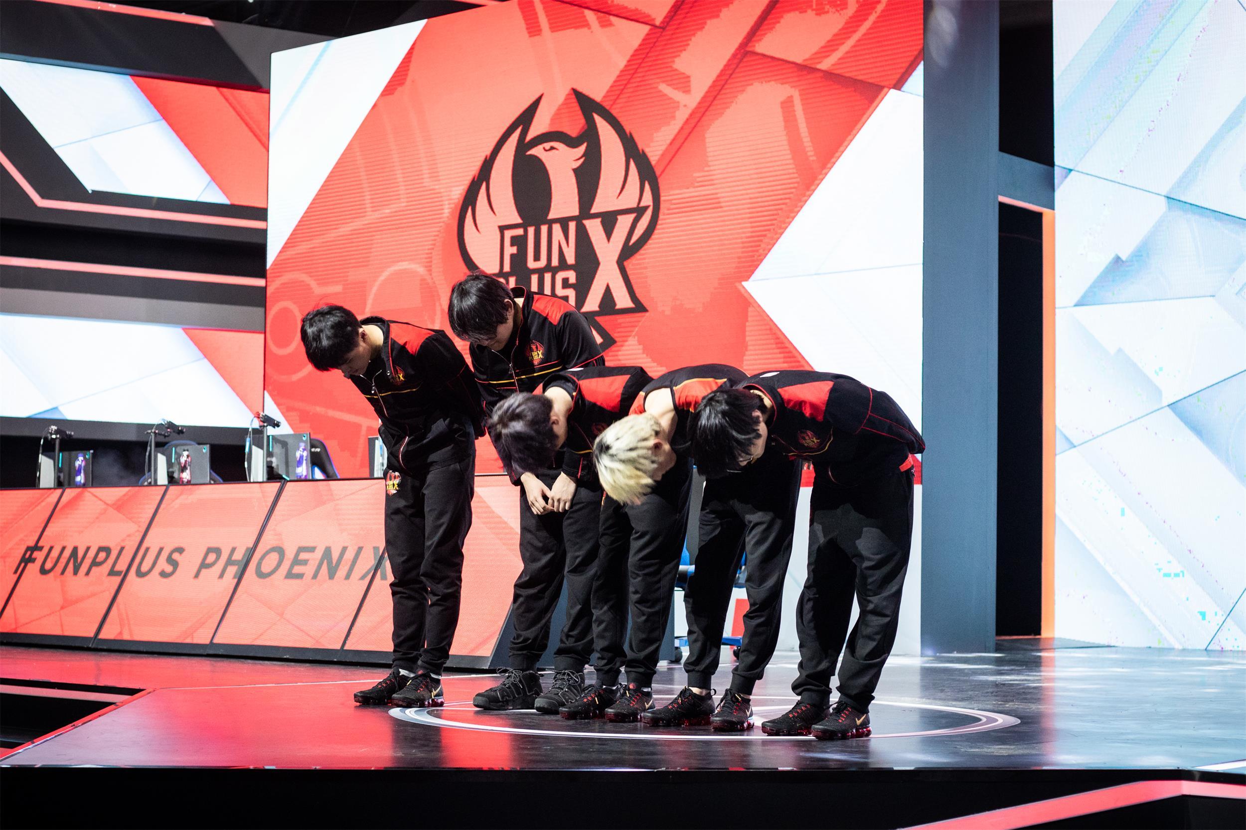 2025热门手游合集 FPX观众热烈欢呼！，梅西迎来七赛季出色发挥赢得满堂喝彩