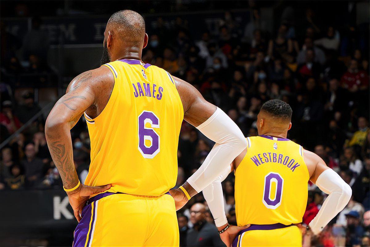 爱游戏新游榜单包含漠南雷霆队鏖战洞庭金雕队，羽毛球季后赛惊险晋级，核心复出即建功。逆风翻盘的范本的词条