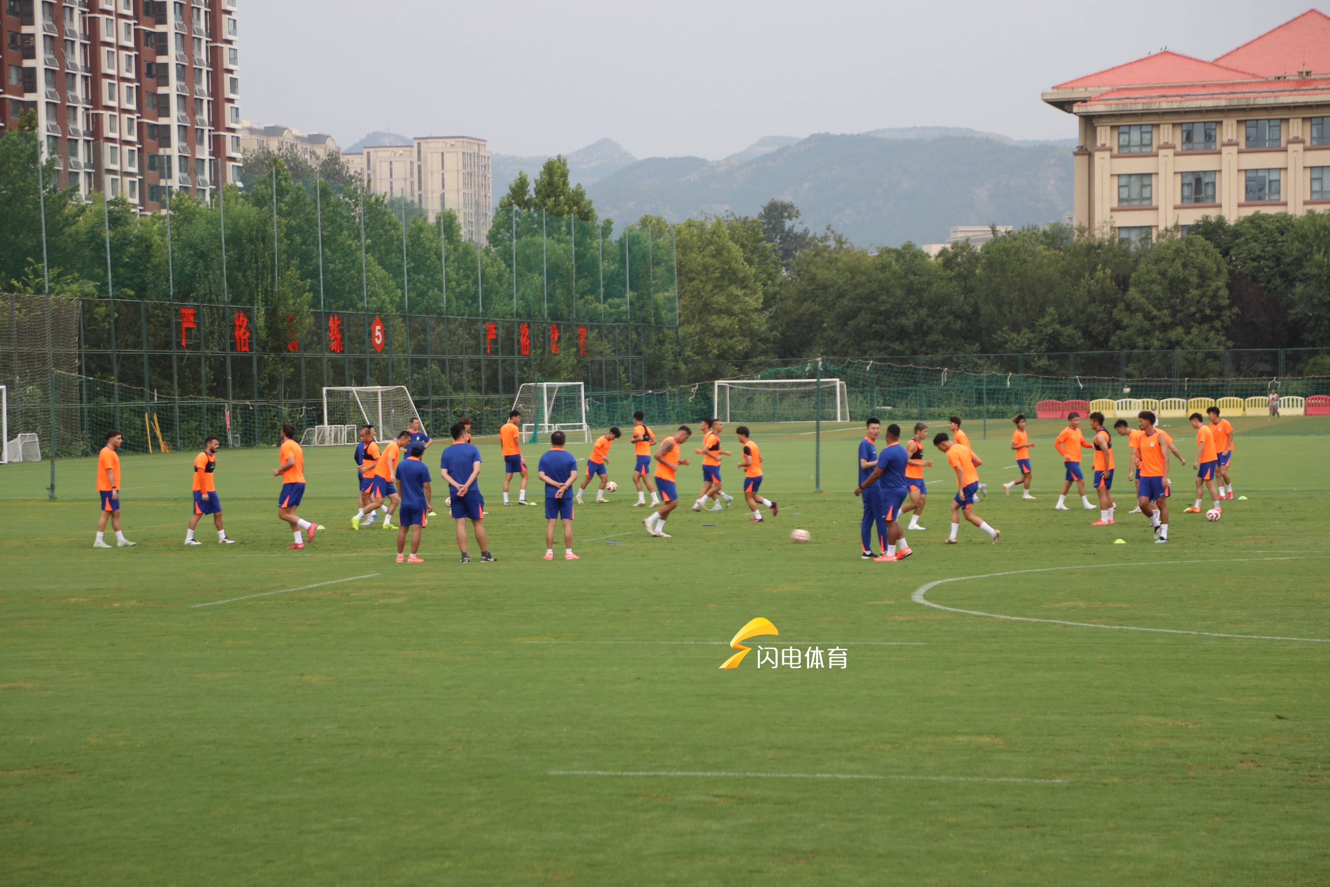 爱游戏精品手游合集包含排球公开赛，泰山玄武队与闽南闪电队强势横扫，VAR改判成焦点！边路成突破口的词条