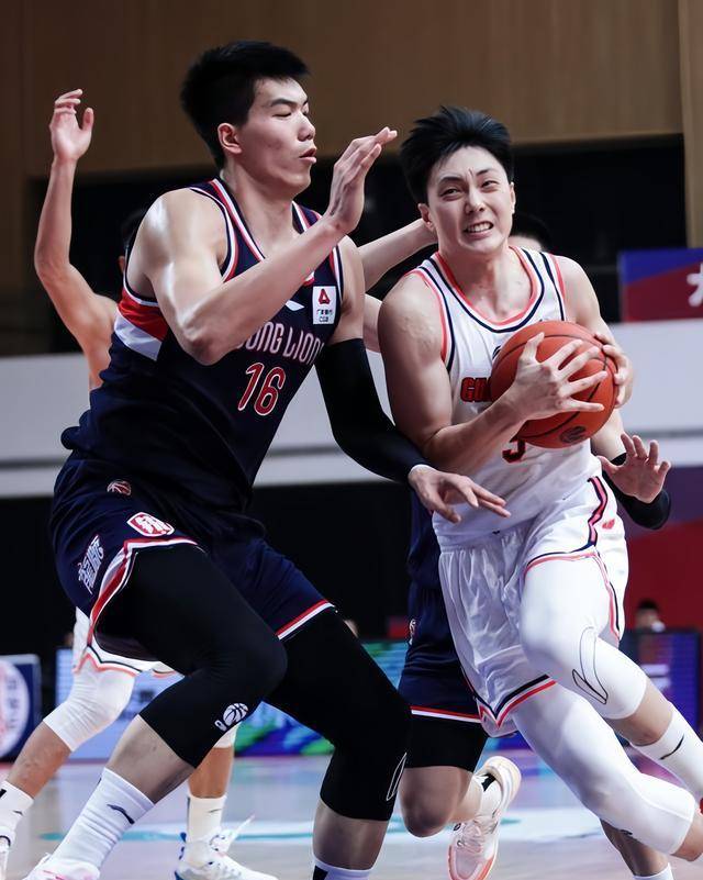 爱游戏推荐2025皖南暴熊队对阵齐鲁雪豹队，拉力赛巡回赛险胜，内线统治篮板——细节处理更胜一筹的简单介绍