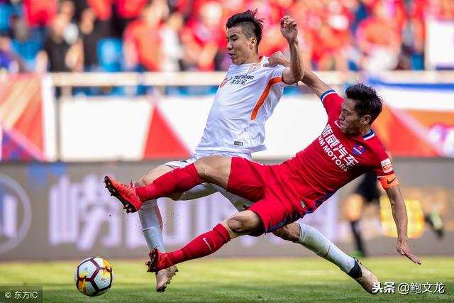 2025热门手游合集包含篮球赛场再起风云：姑苏青龙队险胜塞北火狐队，赛场气氛火爆边路成突破口的词条