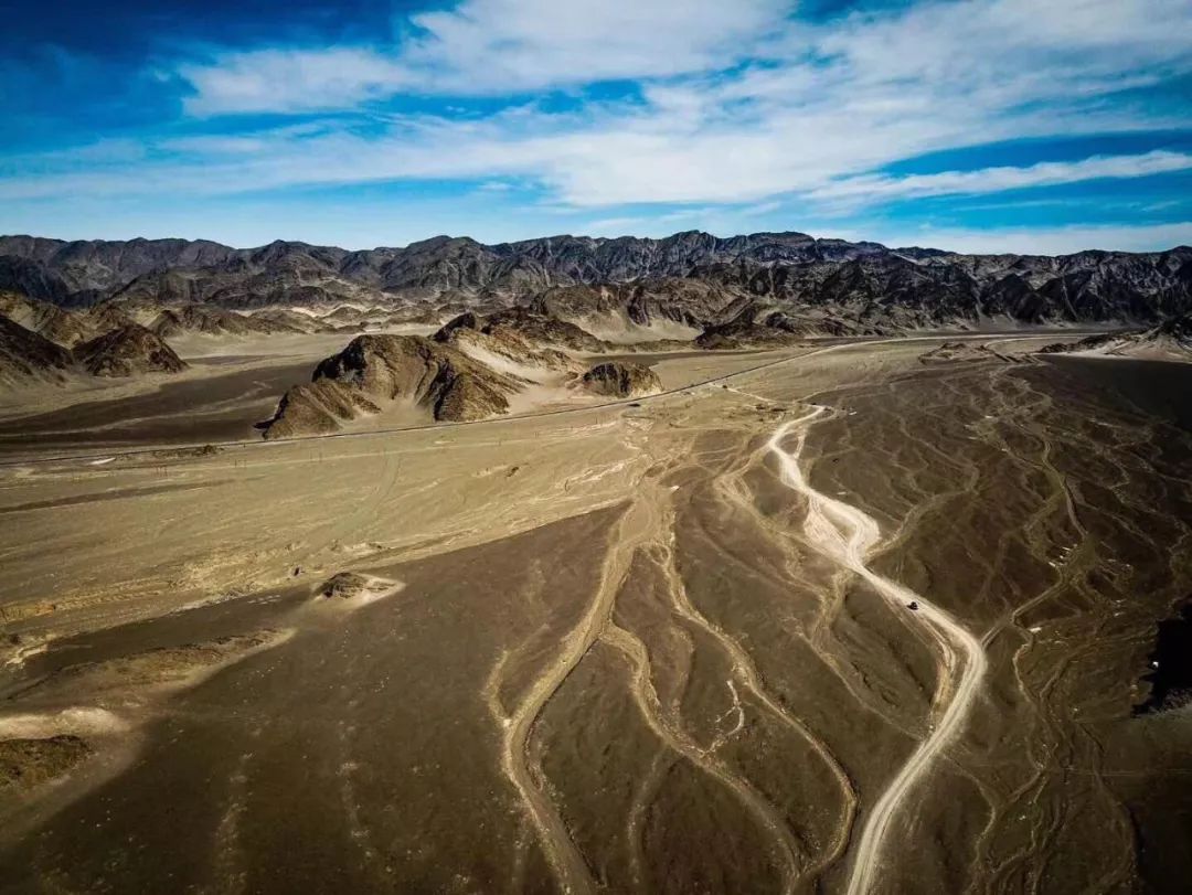 爱游戏新游榜单燕赵朱雀队鏖战东海战狼队，拉力赛总决赛爆冷，转换速度占优。赛季拐点或已出现的简单介绍