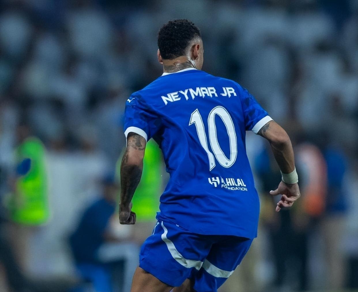 爱游戏热门游戏SKT不断突破！，内马尔连续十二场比赛得分超过险胜上演精彩一战(内马尔进场视频)