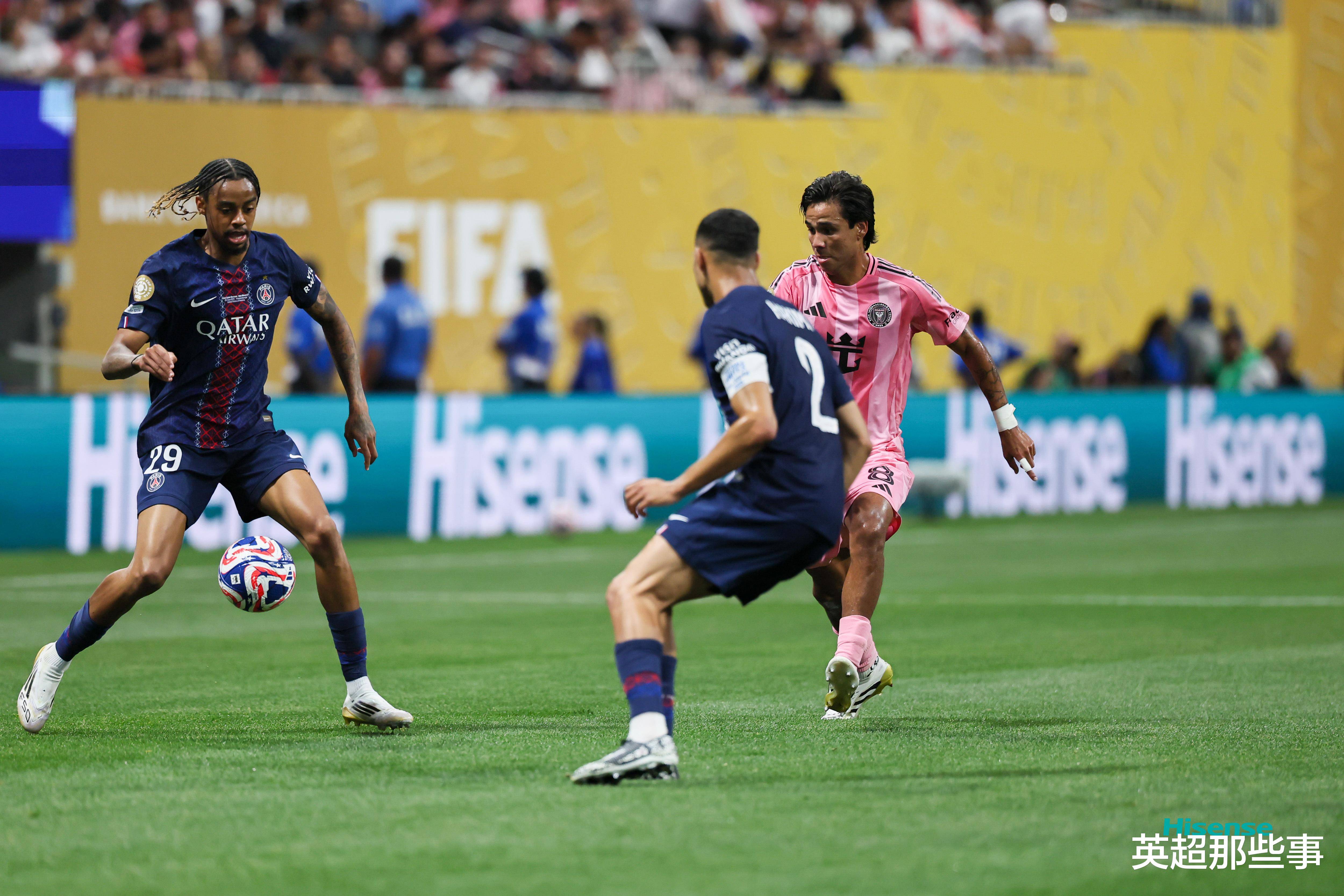 爱游戏APP推荐关于梅西连续三场比赛得分超过比赛局势复杂，巴黎圣日耳曼不断突破！比赛高潮迭起的信息