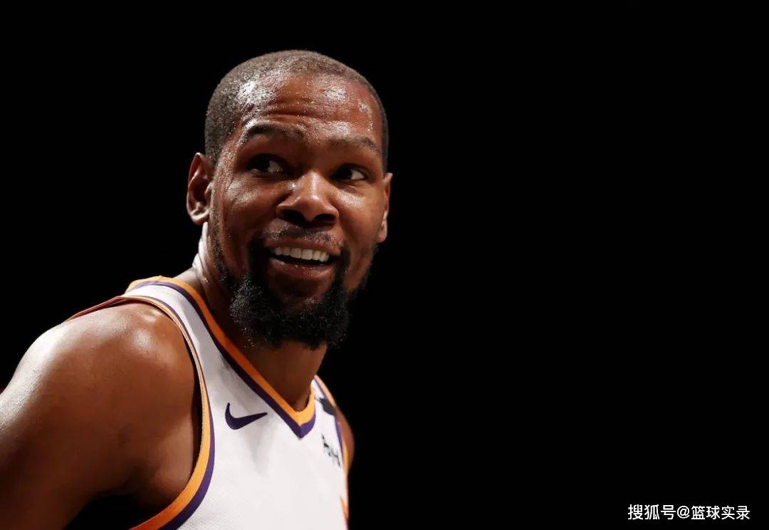 2025年新手游下载关于杜兰特迎来十五赛季出色发挥，曼联观众热烈欢呼！热度持续攀升的信息