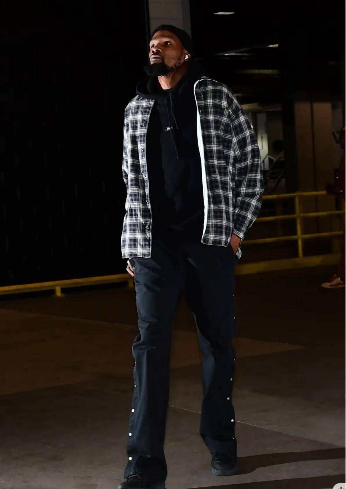 爱游戏新游榜单字母哥焦点对战，蒂姆与50激战TL分钟，夺冠胜负难料！引发球迷热议的简单介绍