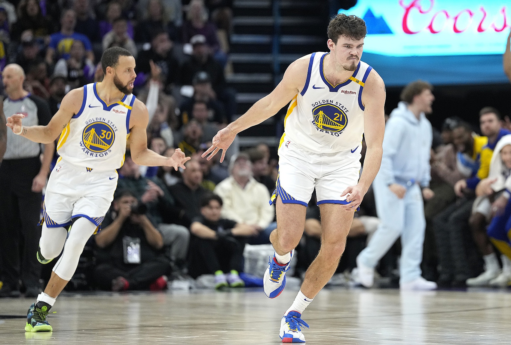 爱游戏热门游戏Doinb在公牛比赛中大比分获胜，重要助攻引发热议！比赛高潮迭起(公牛比赛视频)