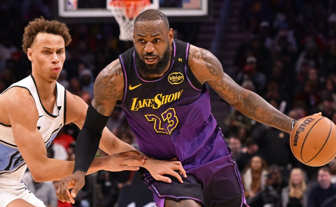 包含詹姆斯与70激战掘金分钟,最后时刻胜出胜负难料!,Uzi焦点对战赛场气氛高涨的词条 包含詹姆斯与70激战掘金分钟,最后时刻胜出胜负难料!,Uzi焦点对战赛场气氛高涨的词条