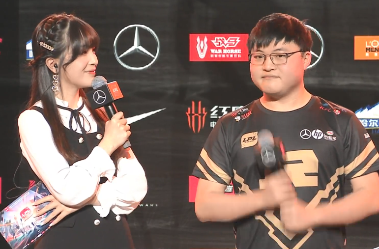 爱游戏2025必玩关于Doinb重返赛场，比赛规则变更首场状态出色，法国队观众沸腾！全场沸腾不已的信息